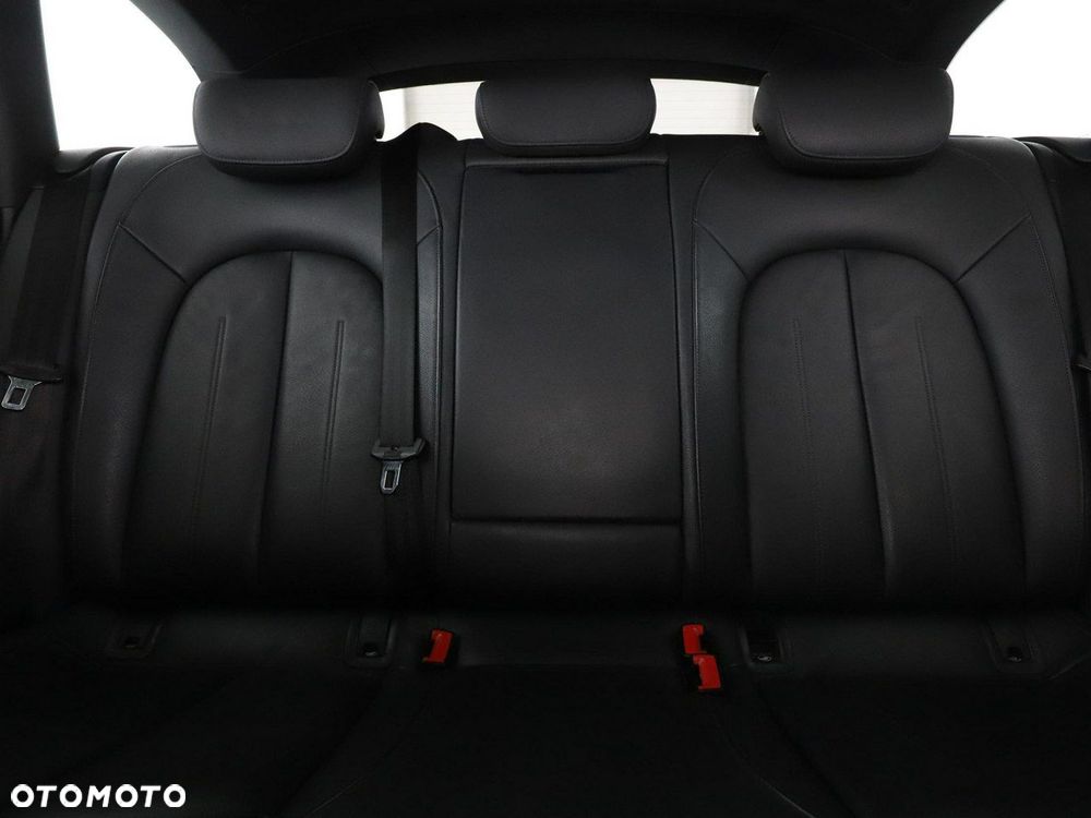 Audi A6 Avant 2.0 TDI ultra S tronic - 15