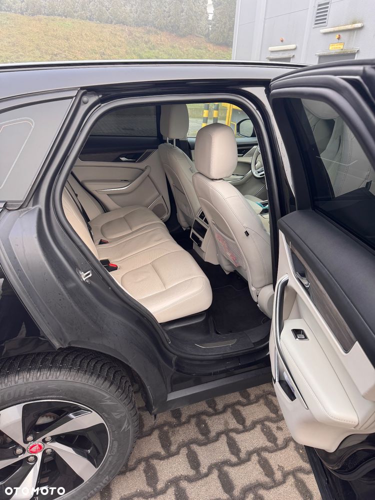 Jaguar F-Pace 2.0 D165 mHEV AWD - 12