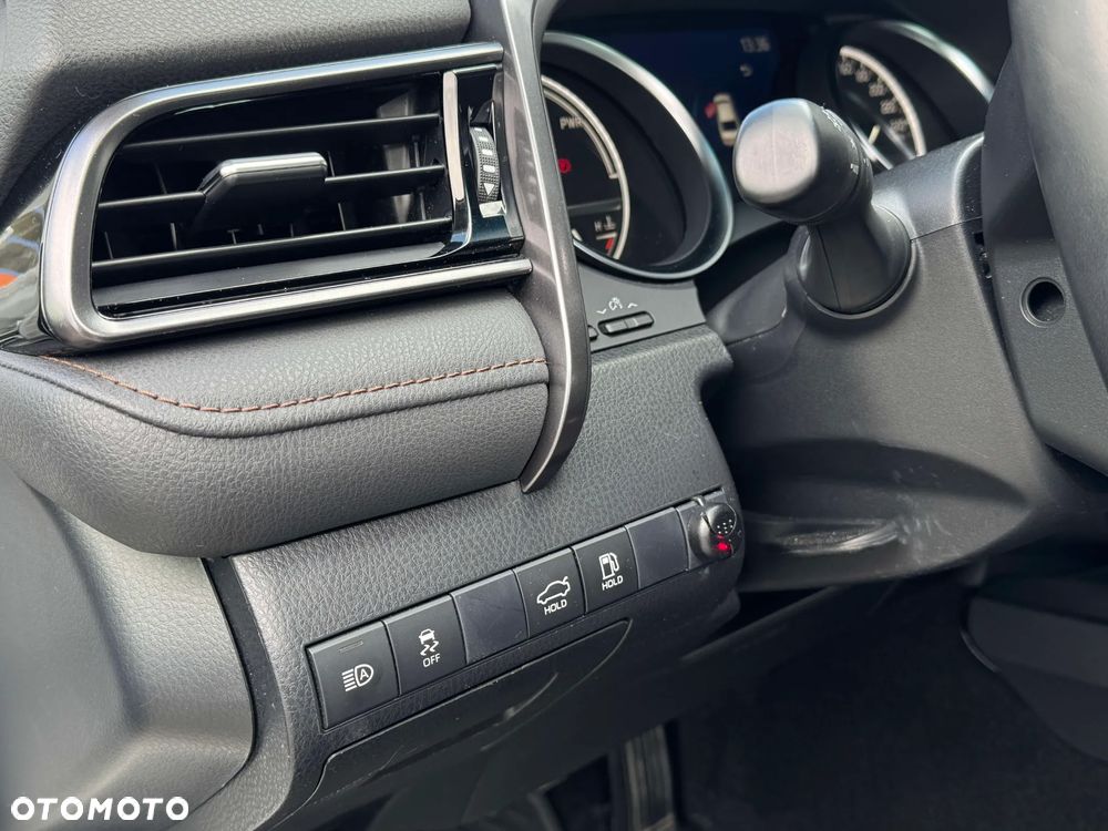 Toyota Camry 2.5 Hybrid Comfort CVT - 18