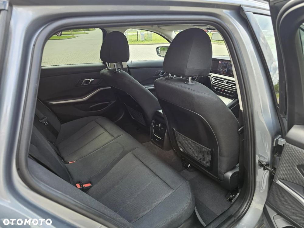 BMW Seria 3 ver-320e-phev - 21