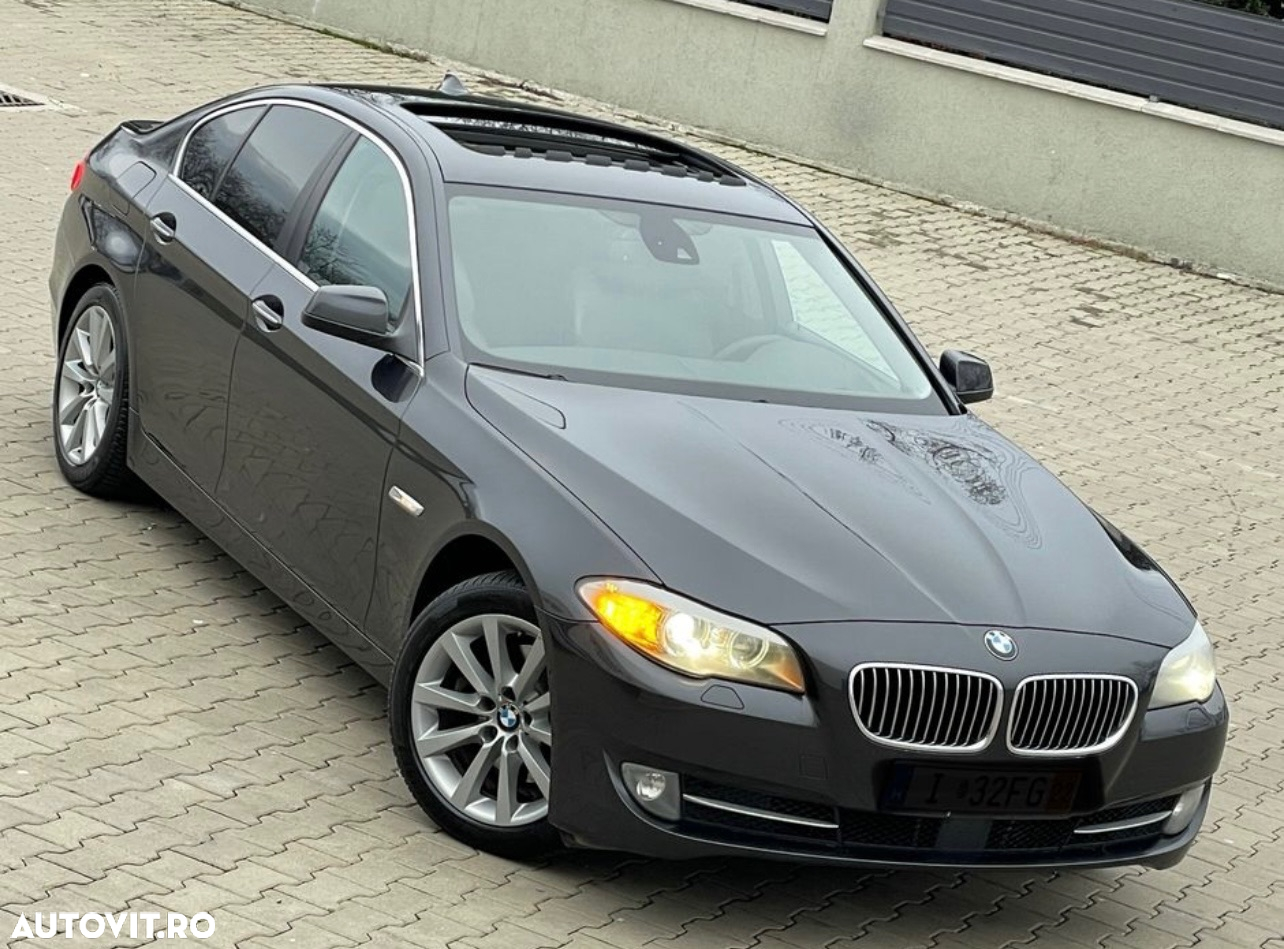 BMW Seria 5 520d Aut. Luxury Line - 2