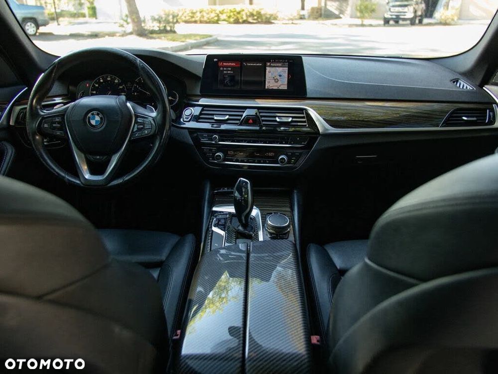 BMW Seria 5 530i xDrive Luxury Line sport - 35