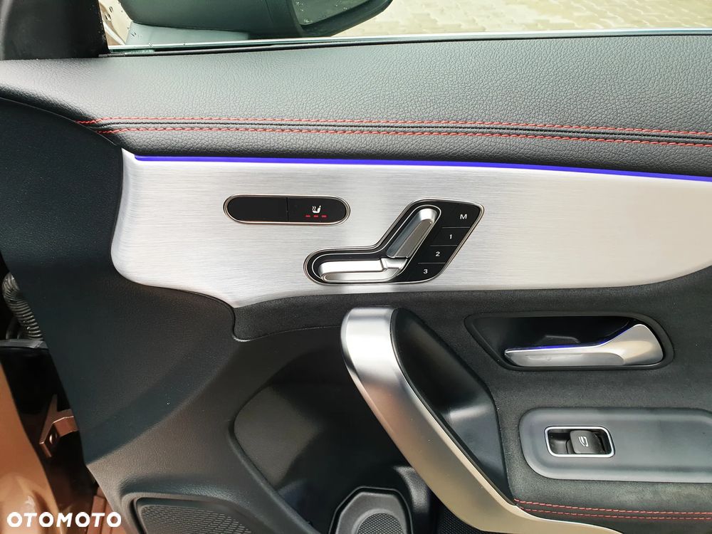 Mercedes-Benz CLA 250 AMG Line 7G-DCT - 17