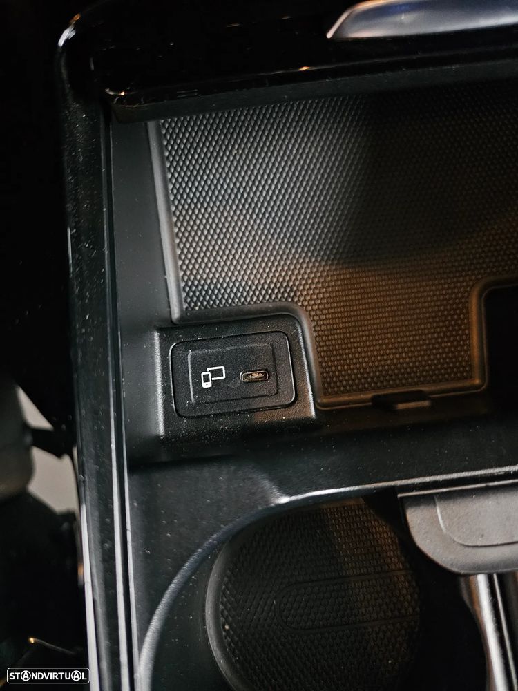 Mercedes-Benz CLA 180 7G-DCT AMG Line - 32