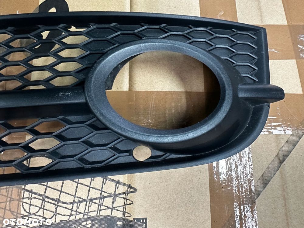 kratka lewa atrapa halogenu w zderzak przód audi tt 8j0 8j0807681 - 4