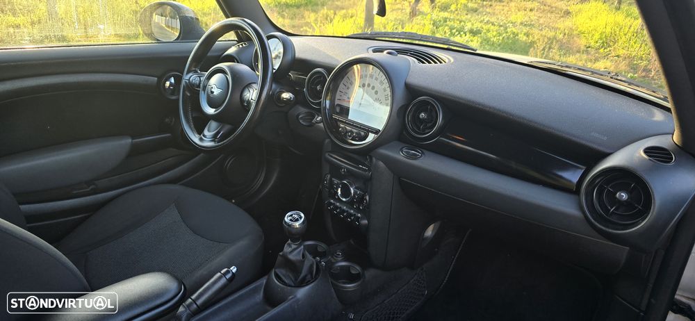 MINI 3 Portas Cooper D - 9