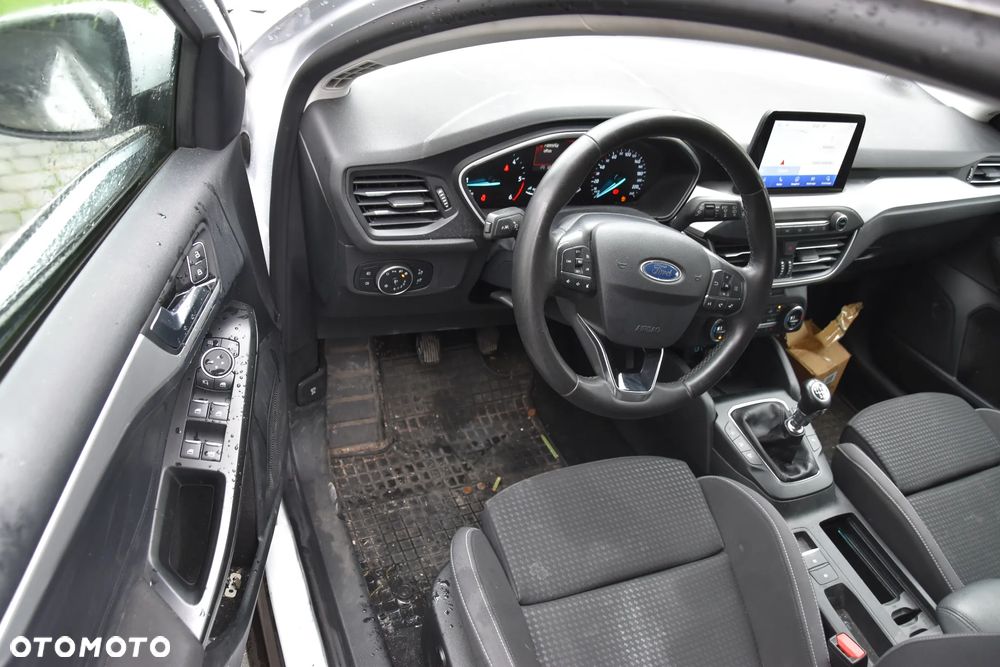 Ford Focus 1.5 EcoBlue Start-Stopp-System TITANIUM - 11