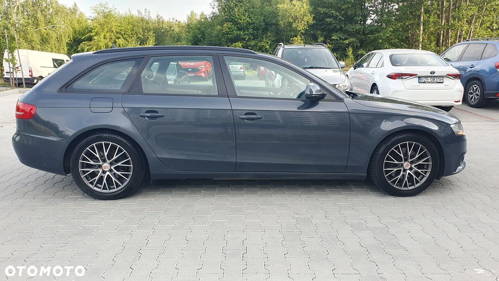 Audi A4 Avant - 4