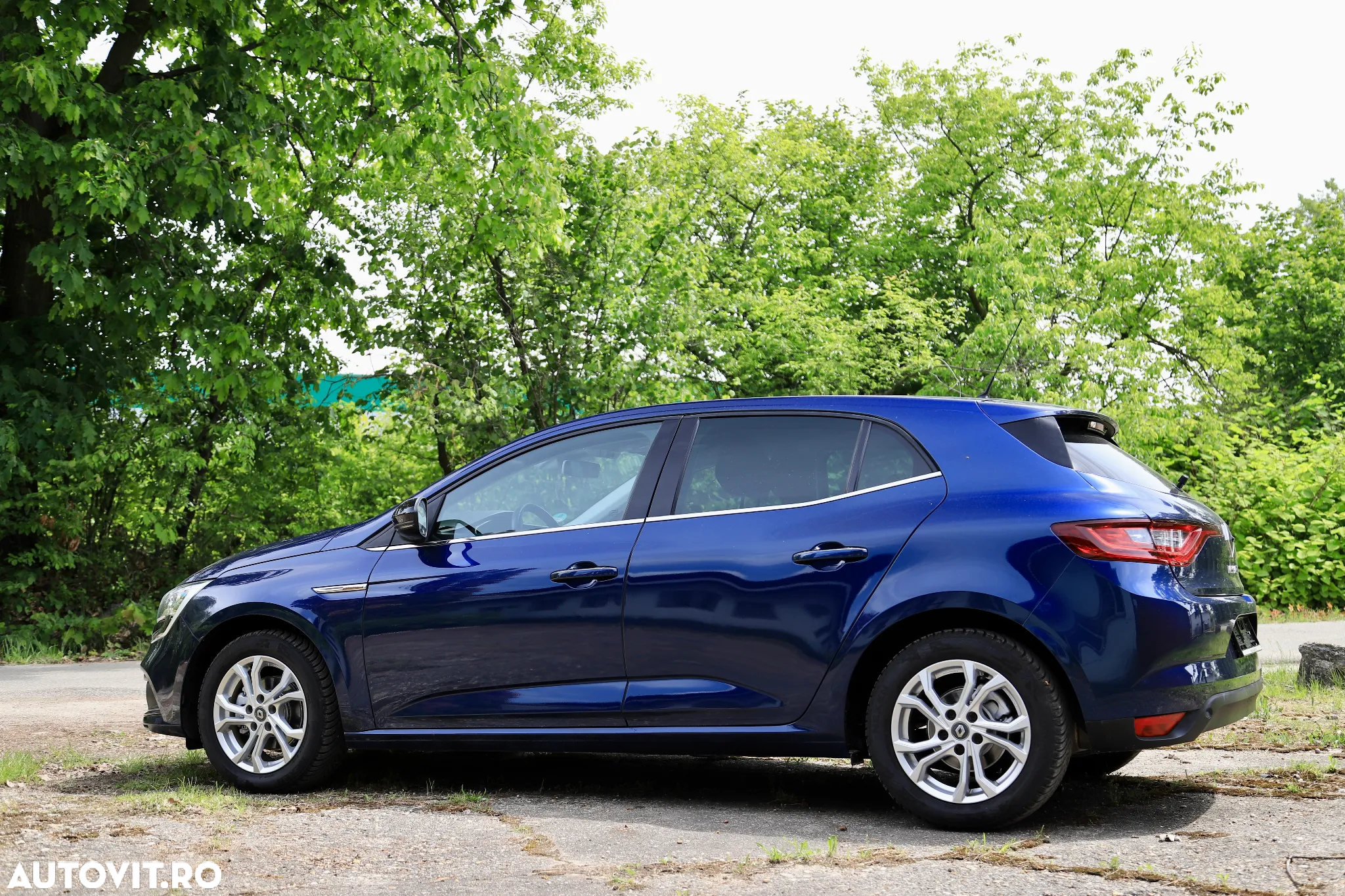 Renault Megane TCe 140 GPF LIMITED - 8