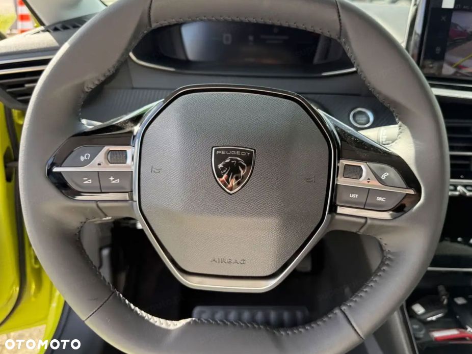 Peugeot 208 - 5