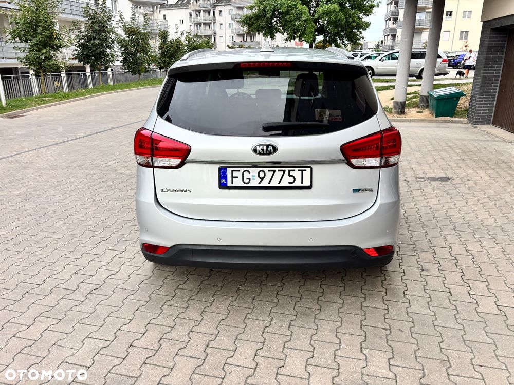 Kia Carens 1.7 CRDi M 7os - 3