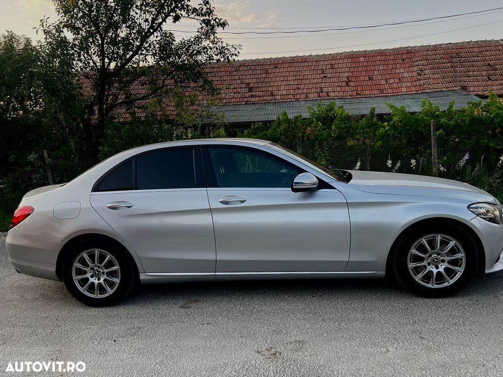 Mercedes-Benz C 220 d 4Matic 9G-TRONIC Avantgarde - 8