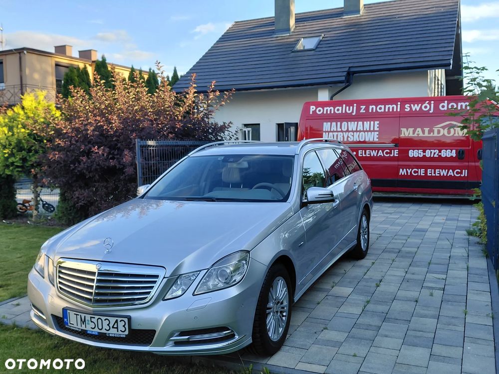 Mercedes-Benz Klasa E 300 CDI DPF BlueEFFICIENCY 7G-TRONIC Elegance - 5