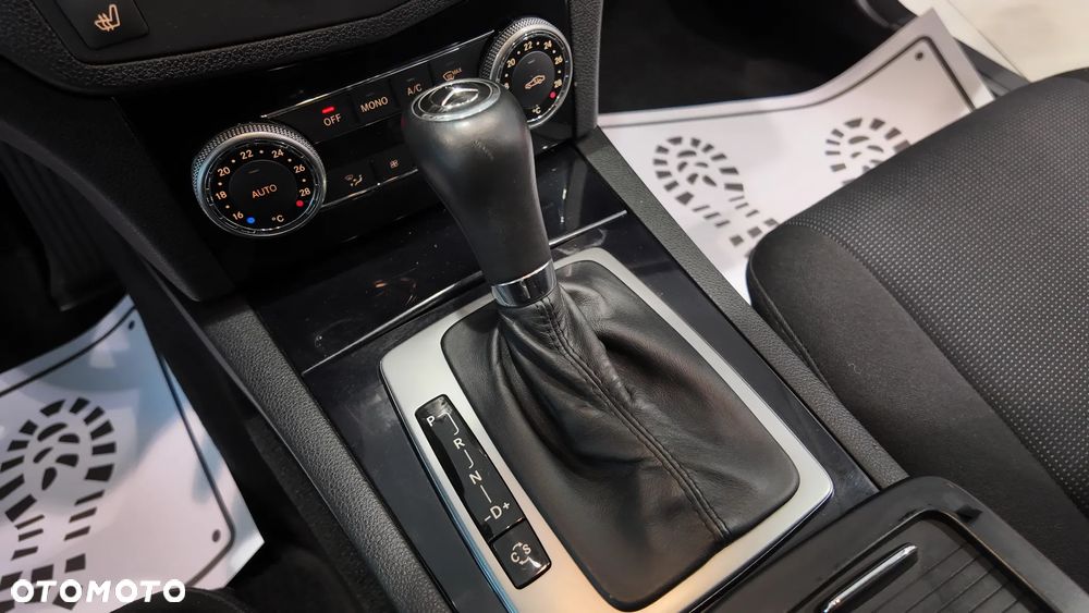 Mercedes-Benz Klasa C 180 T Kompressor Automatik - 28