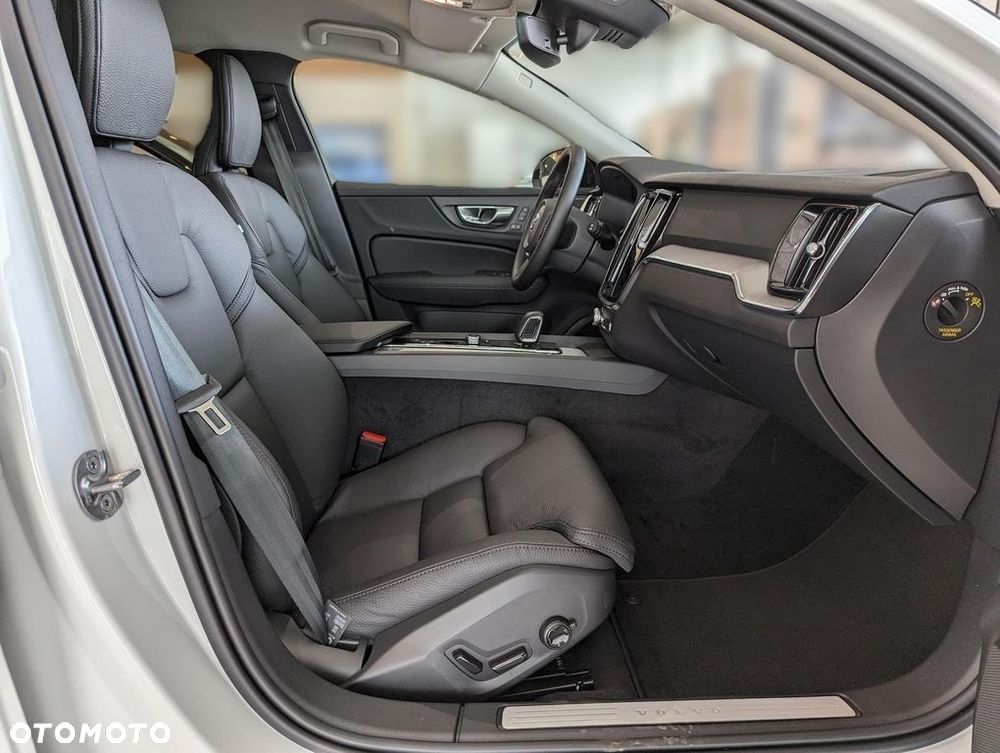 Volvo V60 B4 B Plus Dark - 13