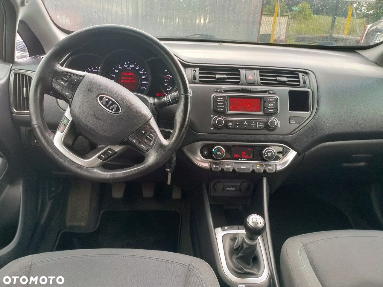 Kia Rio - 12