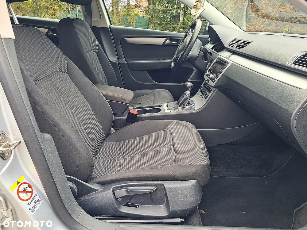 Volkswagen Passat 1.6 TDI BlueMotion Technology Comfortline - 8