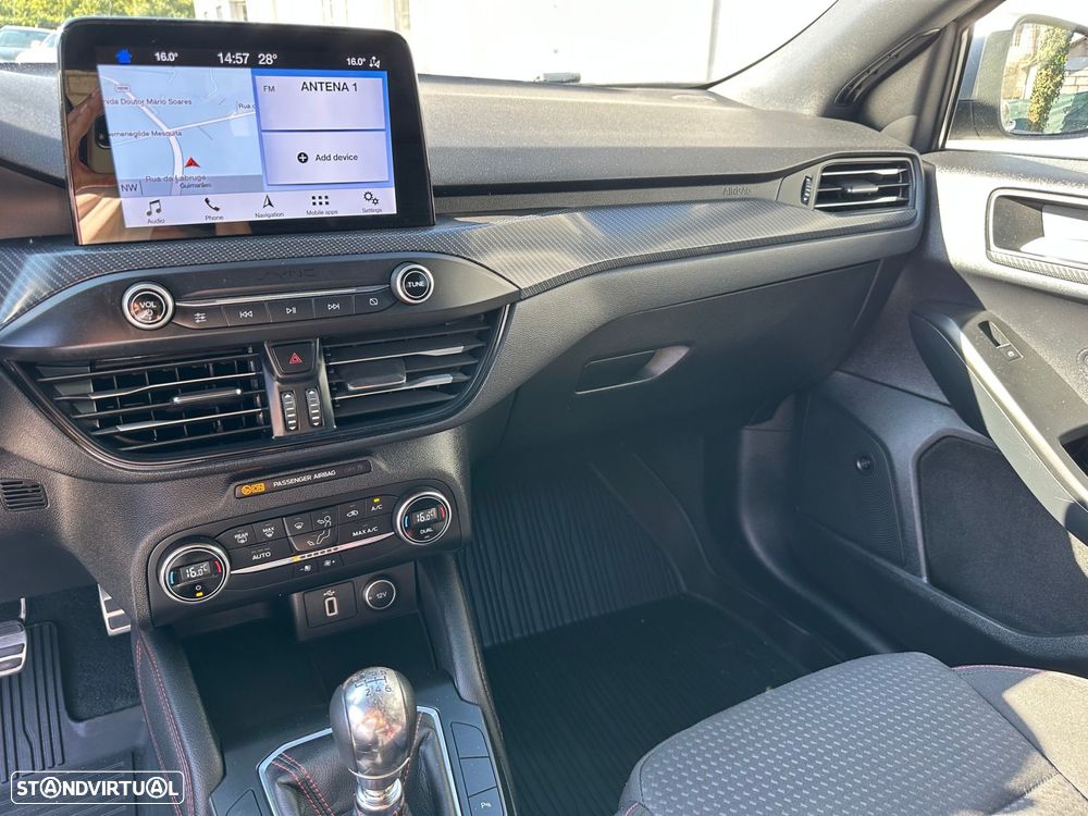 Ford Focus 1.5 TDCi EcoBlue ST-Line - 24