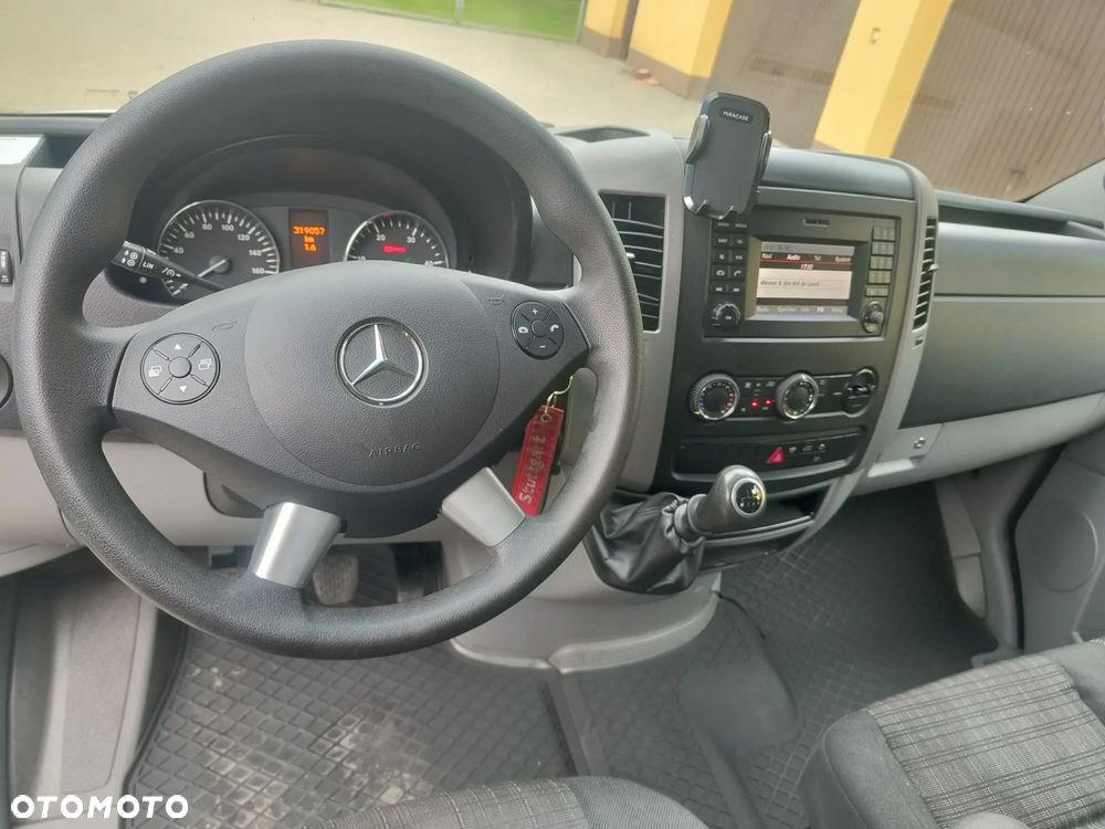 Mercedes-Benz Sprinter - 37