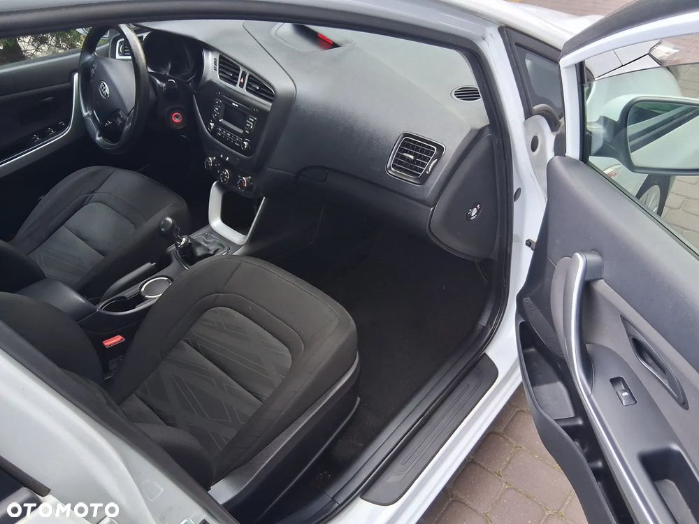 Kia Ceed 1.4 CVVT Attract plus - 24
