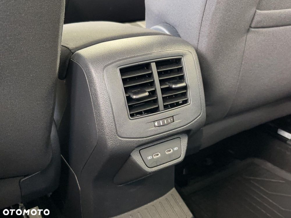 Volkswagen T-Roc - 17