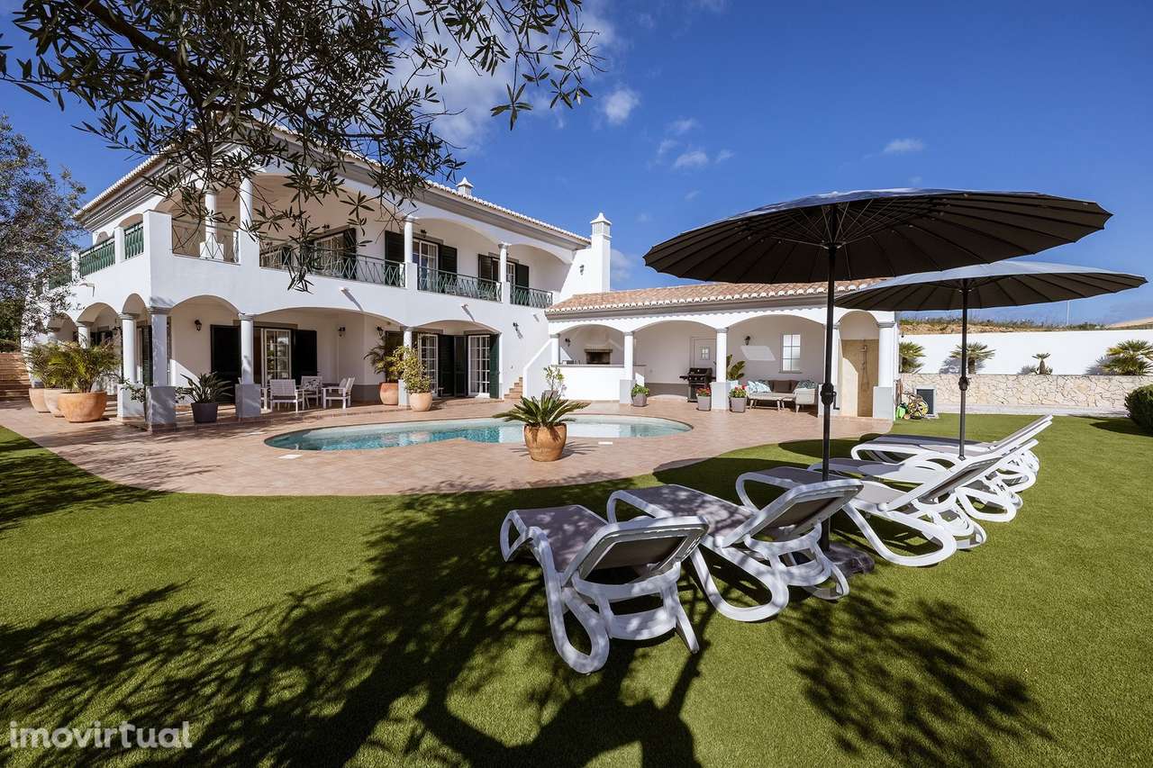 FANTÁSTICA MORADIA T3+1 COM PISCINA AQUECIDA E GARAGEM NO PORTO DE MÓS - Grande imagem: 2/52