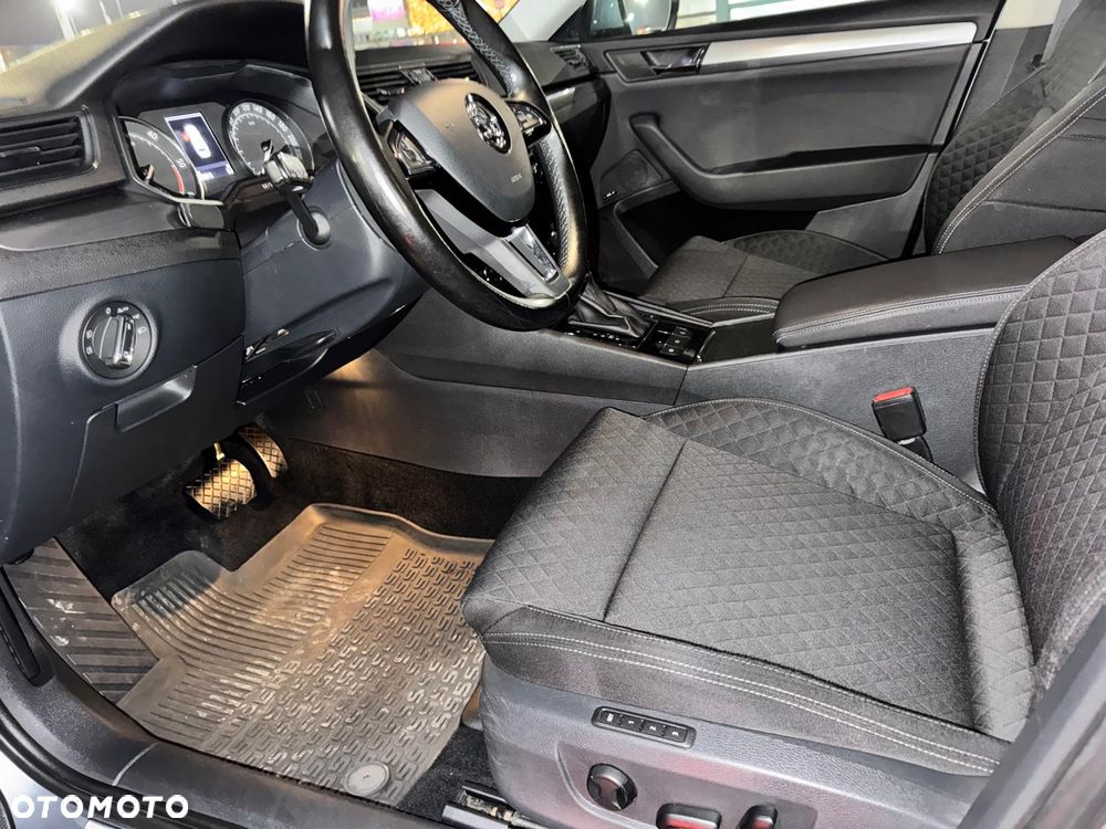 Skoda Superb 2.0 TDI Ambition DSG - 7
