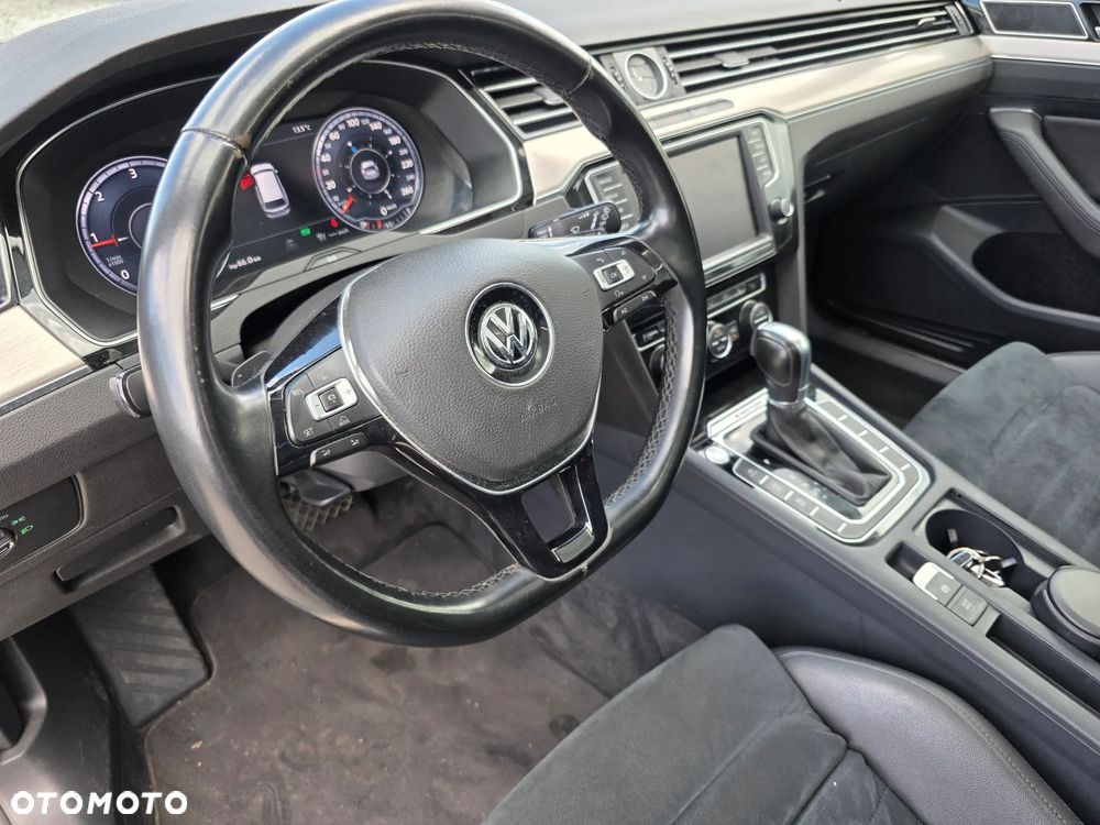 Volkswagen Passat Variant 2.0 TDI SCR 4Motion DSG (BMT) Highline - 20