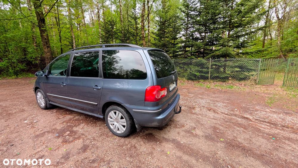 Volkswagen Sharan 1.9 TDI Comfortline Tiptr - 4