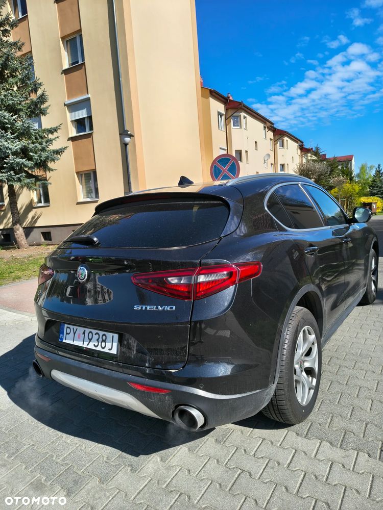 Alfa Romeo Stelvio - 18