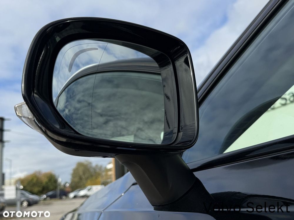 Volvo V90 Cross Country - 16