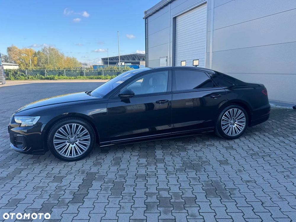 Audi A8 - 6