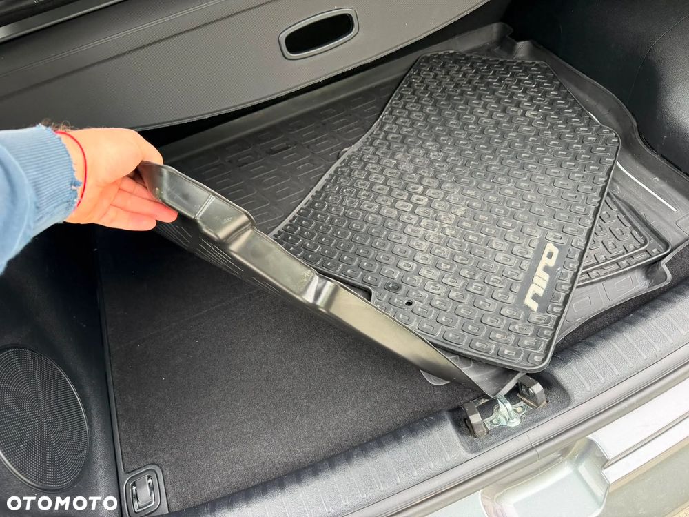 Kia Niro - 28