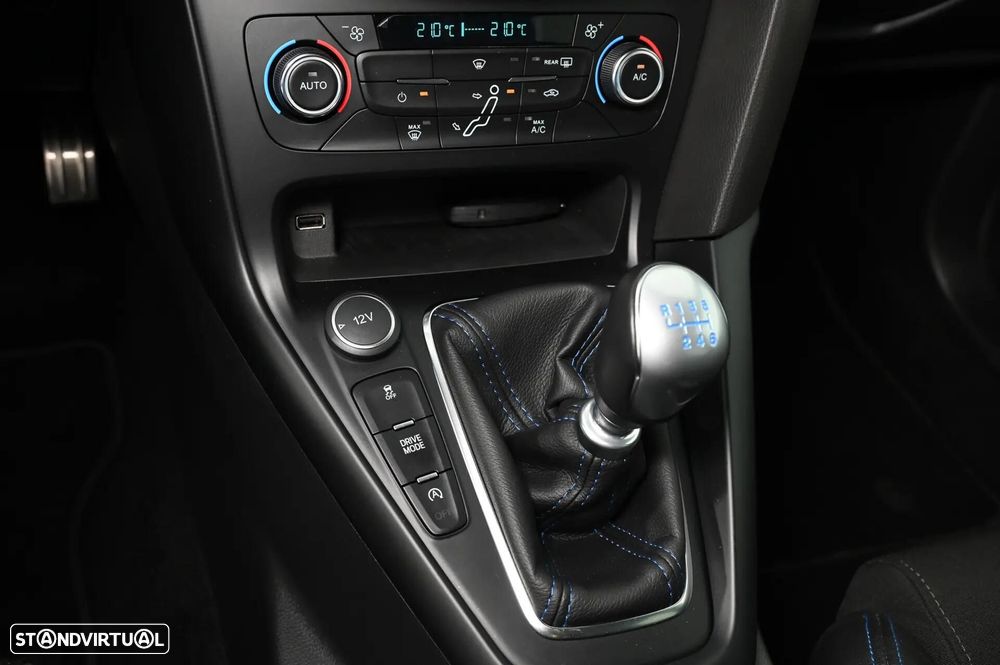 Ford Focus 2.3 EcoBoost S&S 4WD RS Blue & Black - 31