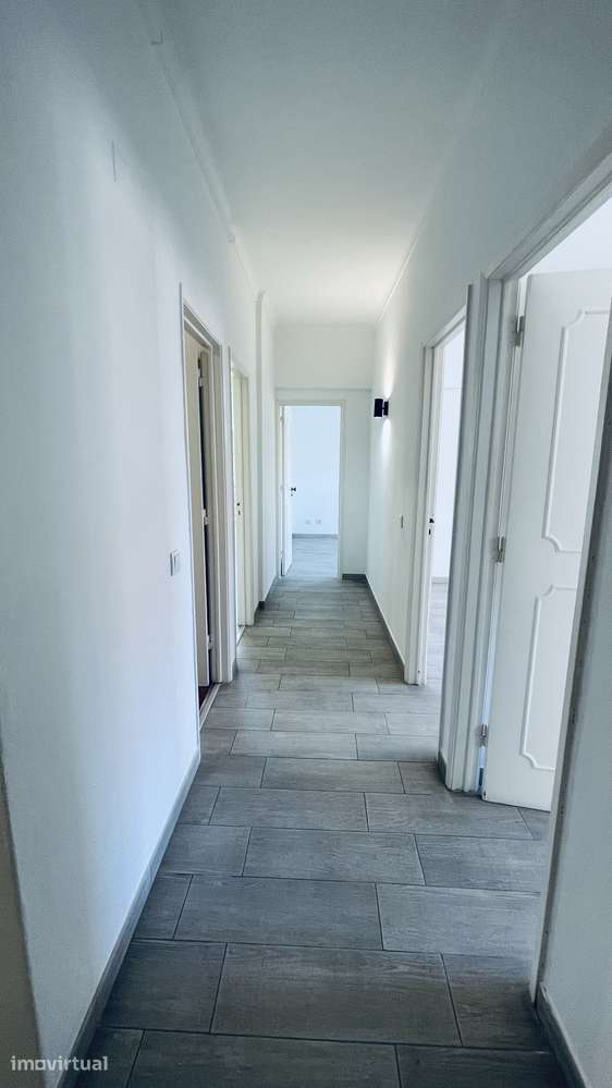 T2 Remodelado no Centro Corroios - Rua Cidade Lisboa - Grande imagem: 3/9