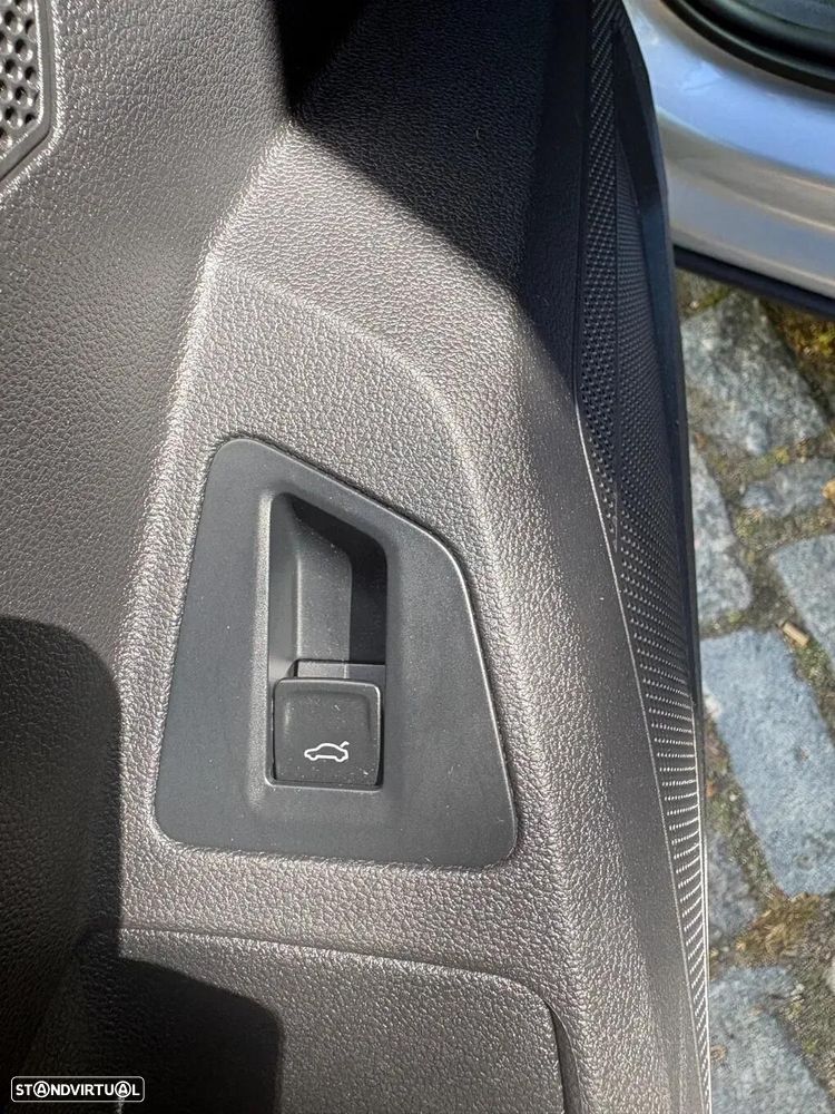 VW Touareg 3.0 TDI V6 Elegance Plus - 37