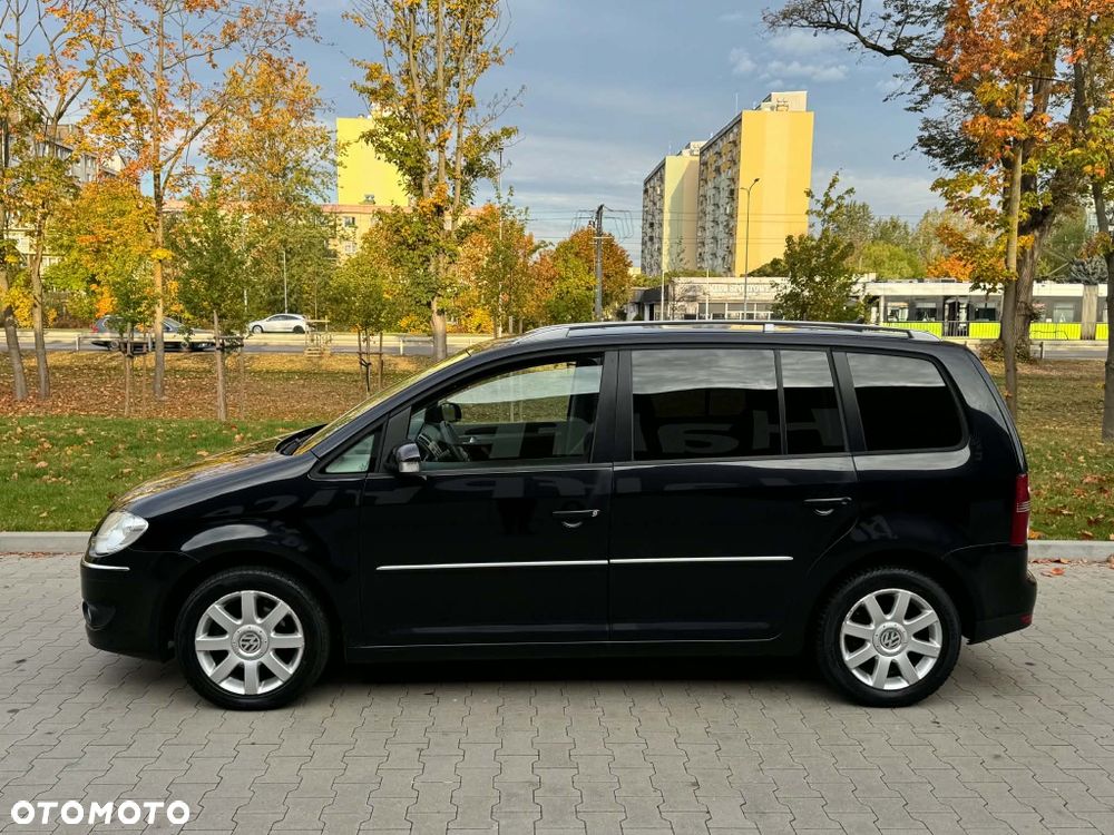 Volkswagen Touran - 11