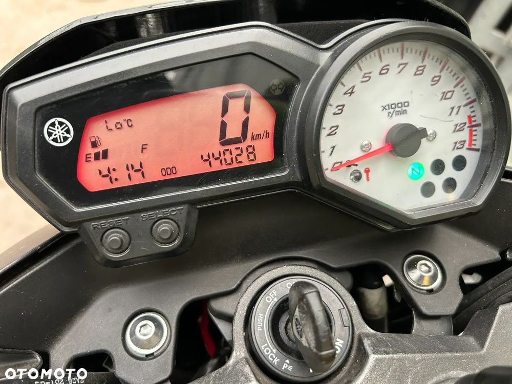 Yamaha FZ8 - 10