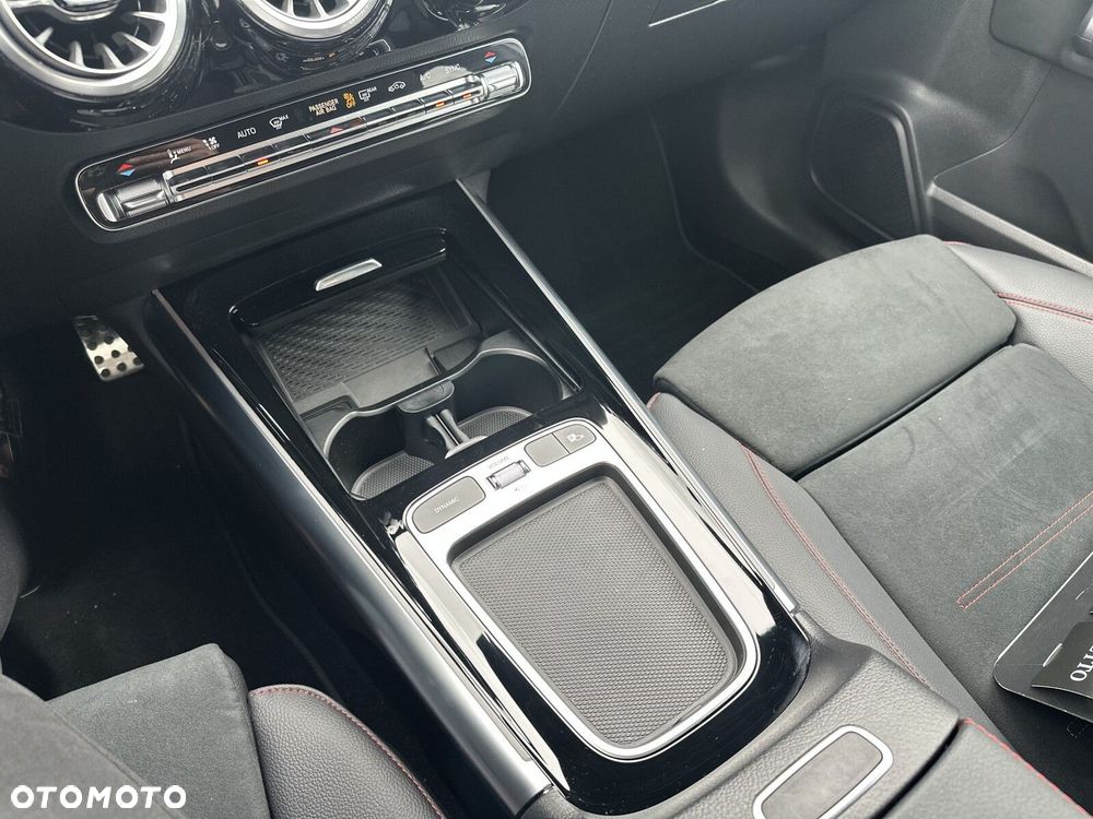 Mercedes-Benz GLA 200 AMG Line - 25