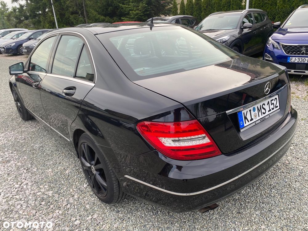 Mercedes-Benz Klasa C 180 CGI Automatik BlueEFFICIENCY Avantgarde - 13