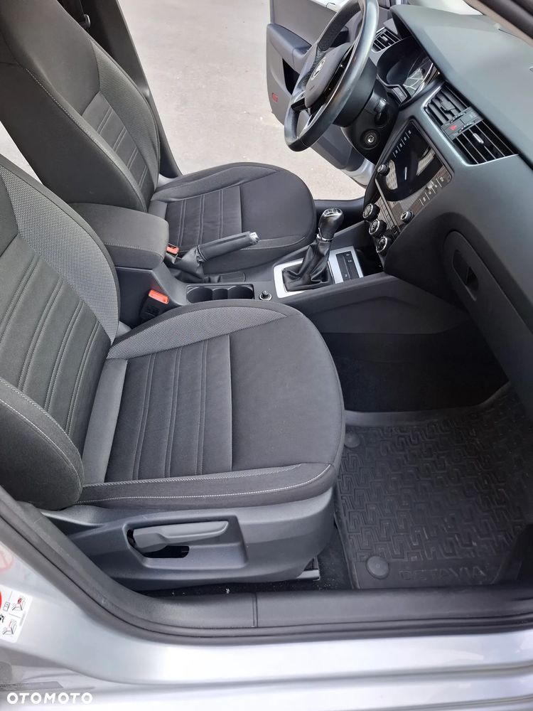 Skoda Octavia 1.4 TSI Ambition - 11
