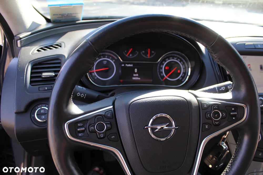 Opel Insignia - 15