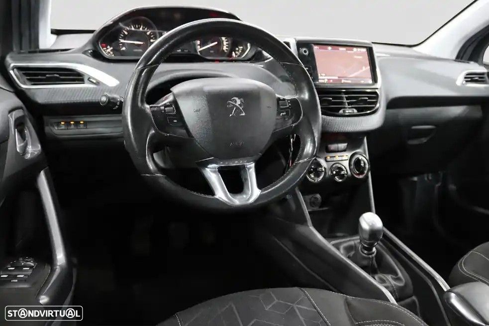Peugeot 2008 1.2 PureTech Signature - 6