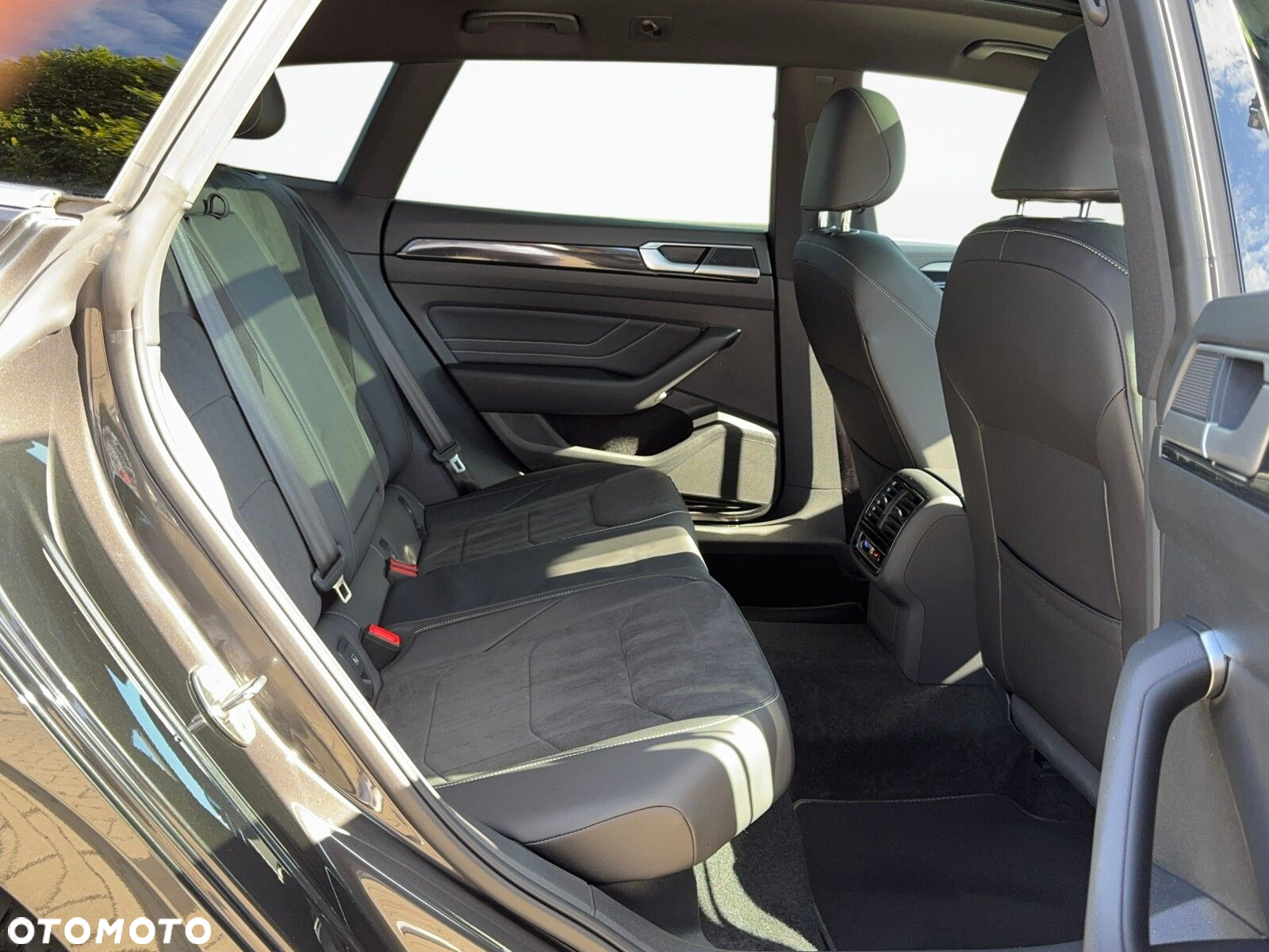 Volkswagen Arteon 2.0 TDI 4Motion R-Line DSG - 15