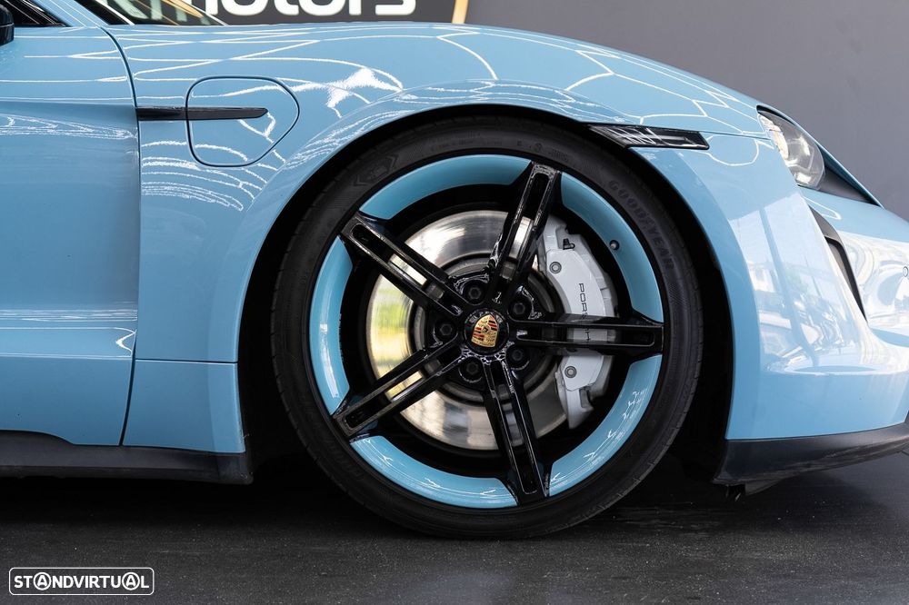 Porsche Taycan 4S - 12