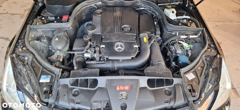 Mercedes-Benz Klasa E 250 CGI Coupe BlueEFFICIENCY Automatik Avantgarde - 26