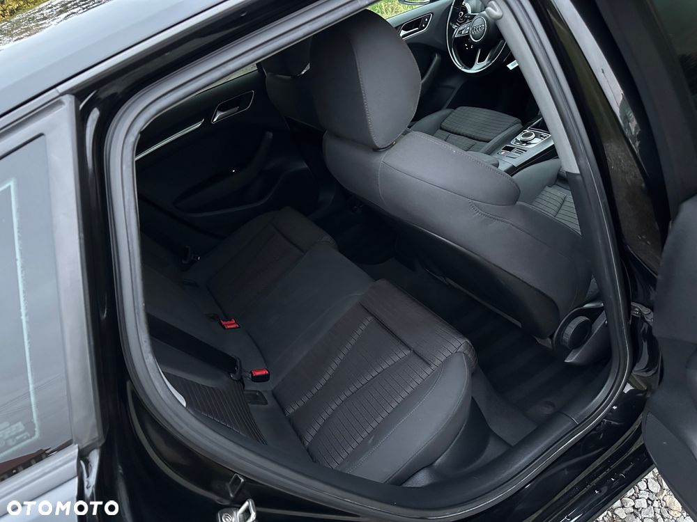 Audi A3 Sportback - 12