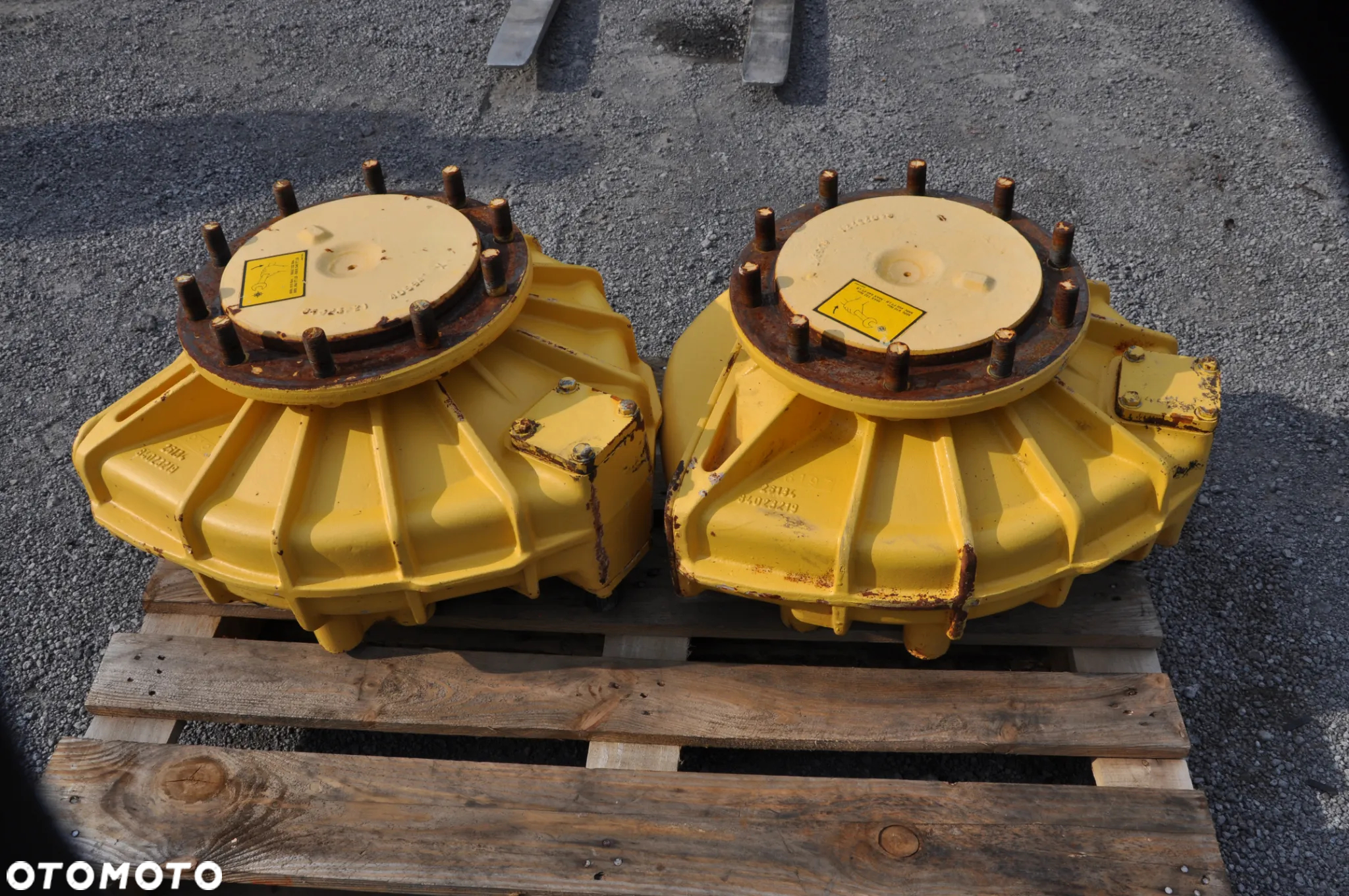 FELGA OPONA WARIATOR NEW HOLLAND TF78 TX66 - 36