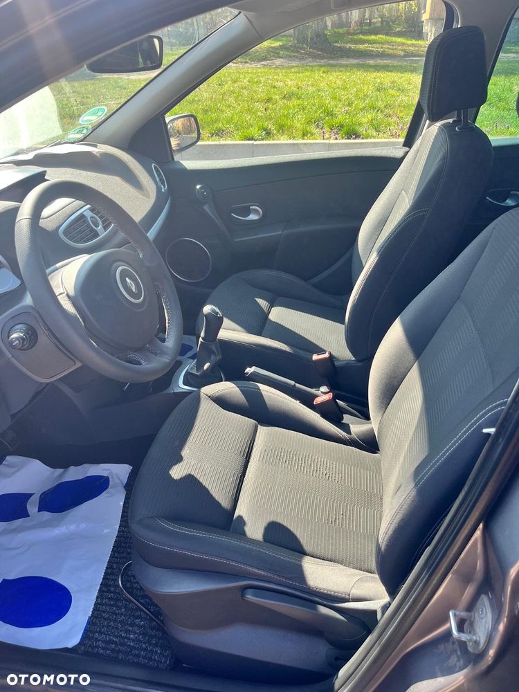 Renault Clio 1.2 16V Exception - 11