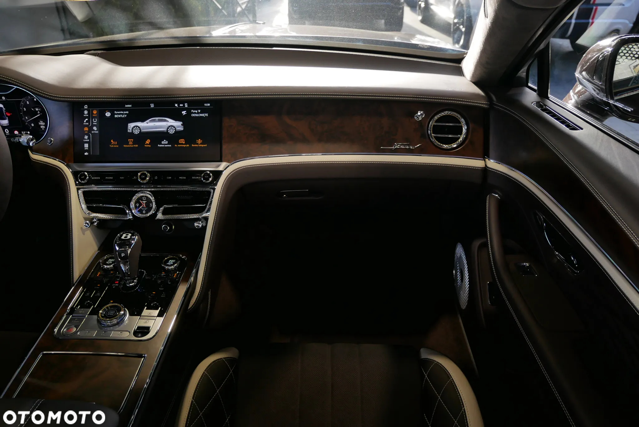 Bentley Flying Spur - 17